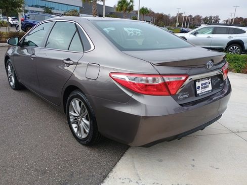 Used 2017 Toyota Camry SE image 7