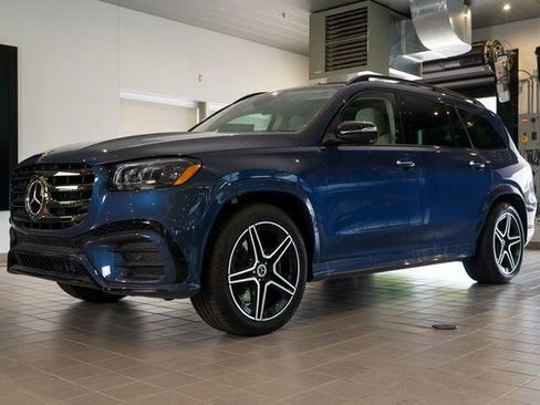 Used 2026 Mercedes-Benz GLS 450 4MATIC image 3