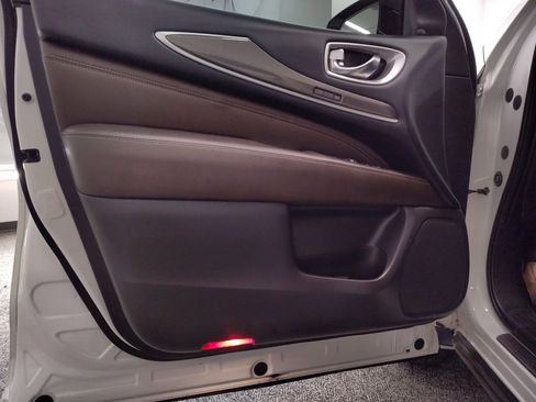 Used 2017 INFINITI QX60 Luxe w/ Premium Plus Package image 18