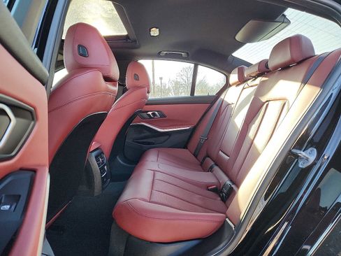 Certified 2025 BMW 330i xDrive Sedan w/ Convenience Package image 10