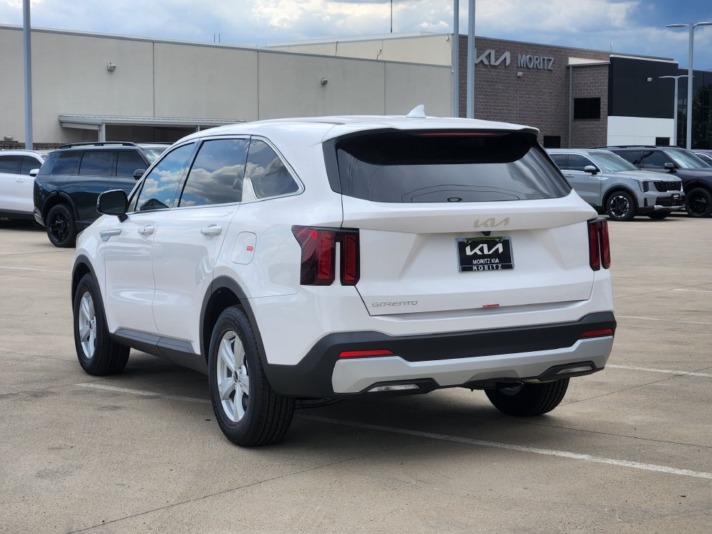 New 2026 Kia Sorento LX FWD image 4