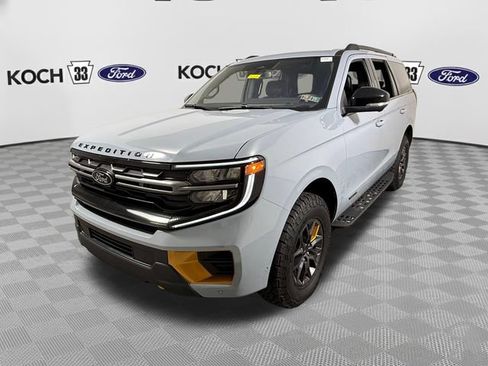 Used 2025 Ford Expedition Tremor AWD/4WD image 3
