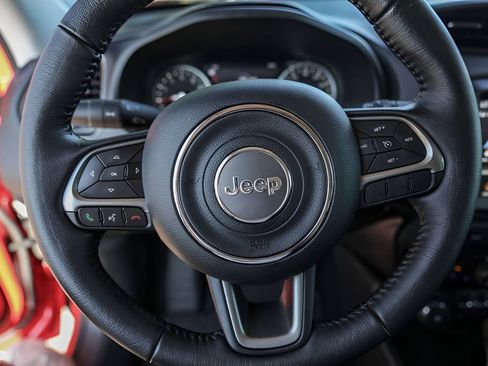 Used 2022 Jeep Renegade Latitude AWD/4WD image 14