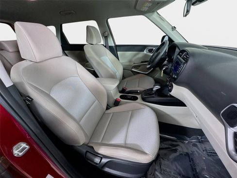 Used 2022 Kia Soul LX FWD image 25