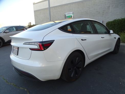Used 2024 Tesla Model 3 image 4