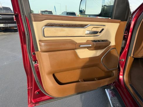Used 2019 RAM 1500 Laramie AWD/4WD image 14