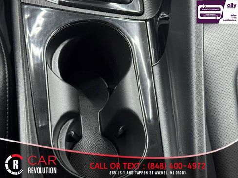 Used 2024 Hyundai Elantra Limited image 37