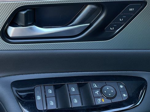 New 2026 Nissan Murano Platinum image 11