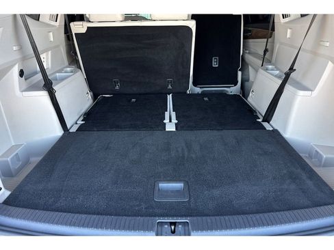 Used 2024 Volkswagen Atlas SE image 18