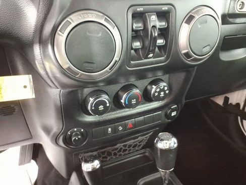 Used 2017 Jeep Wrangler Unlimited Sport AWD/4WD image 20