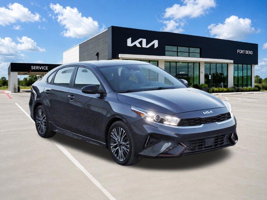 Used 2022 Kia Forte GT-Line w/ GT-Line Technology Package FWD image 3