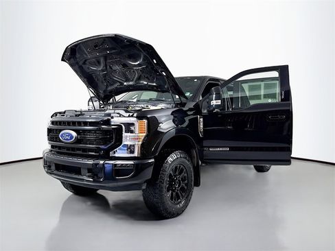 Used 2022 Ford F350 Lariat w/ Tremor Off-Road Package image 26