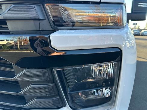 Used 2025 Chevrolet Silverado 2500 W/T w/ WT/CX Safety Package image 9