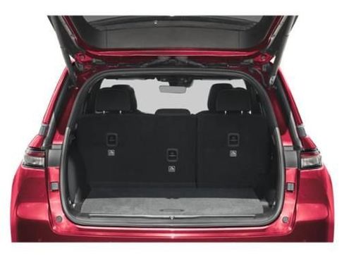 Used 2025 Jeep Grand Cherokee Limited w/ Luxury Tech Group II RWD image 11