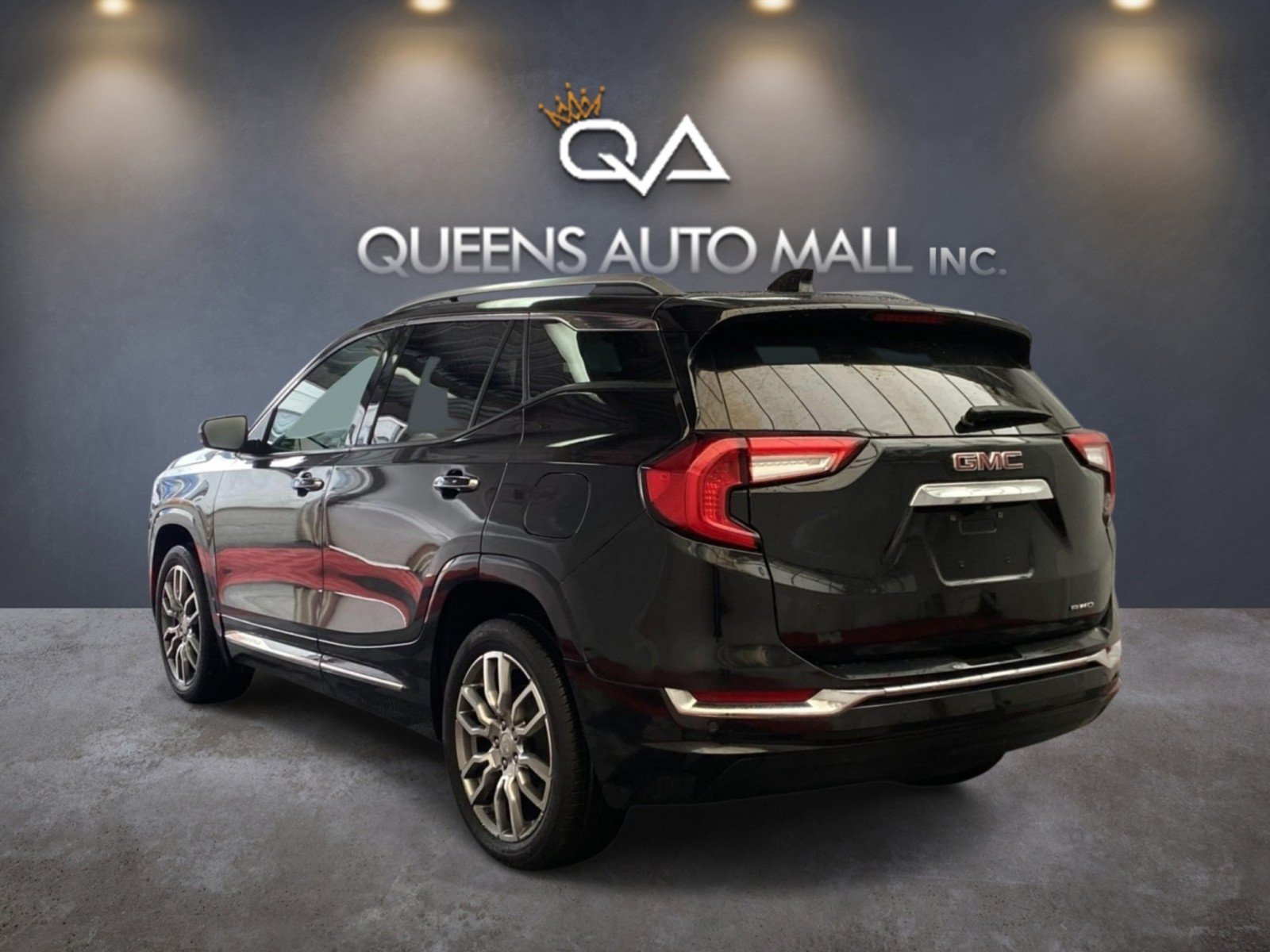 Used 2023 GMC Terrain Denali AWD/4WD image 4
