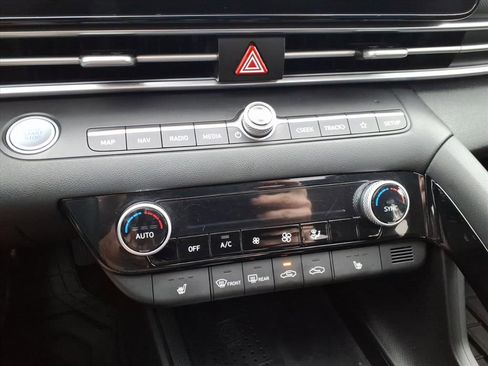 Used 2023 Hyundai Elantra Limited image 26