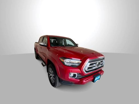 Used 2022 Toyota Tacoma Limited image 2