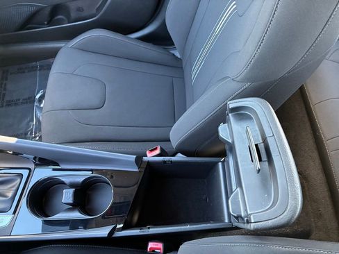 Used 2023 Hyundai Elantra SEL w/ Convenience Package image 30