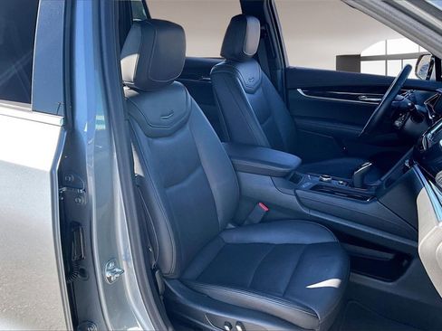 Used 2025 Cadillac XT6 Premium Luxury image 7