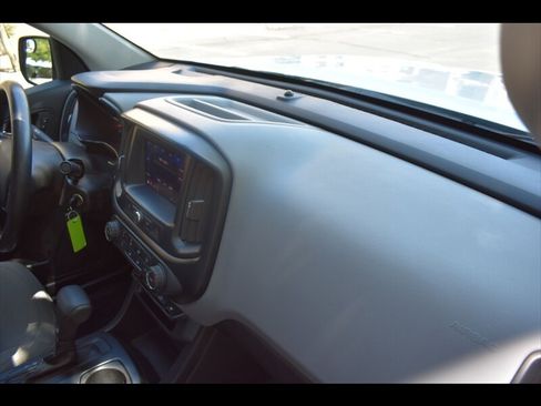 Used 2020 Chevrolet Colorado W/T w/ WT Convenience Package AWD/4WD image 36