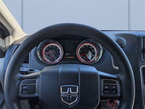 Used 2016 Dodge Grand Caravan American Value Package image 26