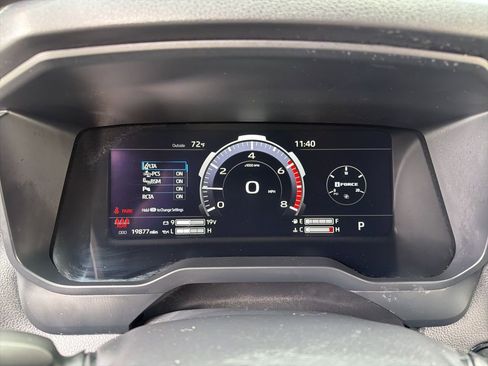 Used 2025 Toyota Tundra Limited AWD/4WD image 9