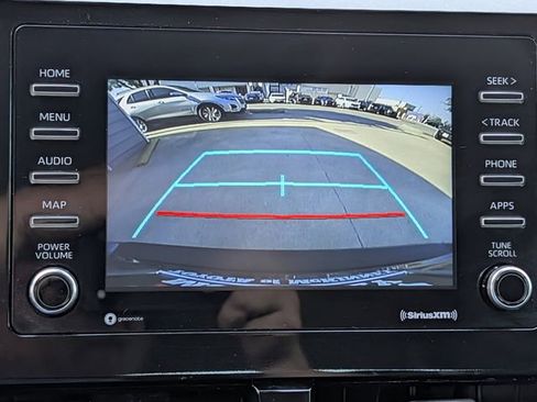 Used 2024 Toyota Camry SE image 18