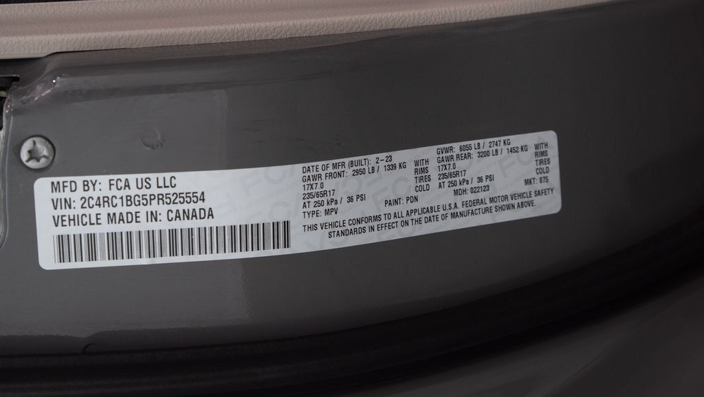 Used 2023 Chrysler Pacifica Touring-L FWD image 41