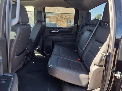 Used 2025 GMC Sierra 1500 SLT image 13