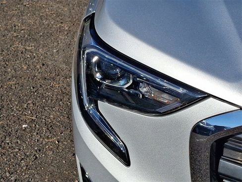 Certified 2019 GMC Terrain SLE w/ Driver Convenience Package image 9