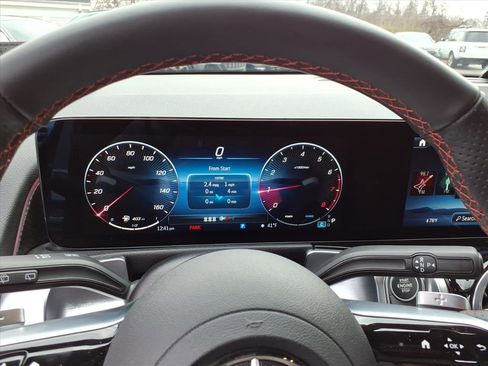 Certified 2025 Mercedes-Benz GLB 250 4MATIC image 18