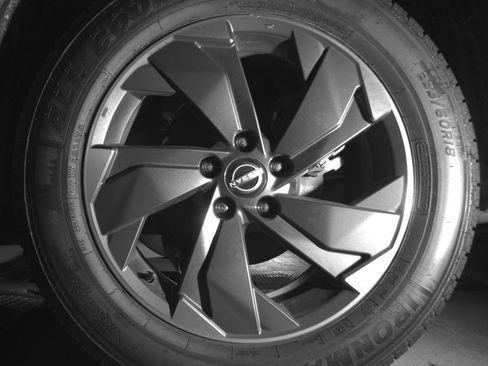 Used 2025 Nissan Rogue SV image 14