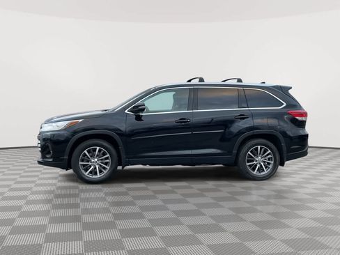 Used 2019 Toyota Highlander XLE image 5