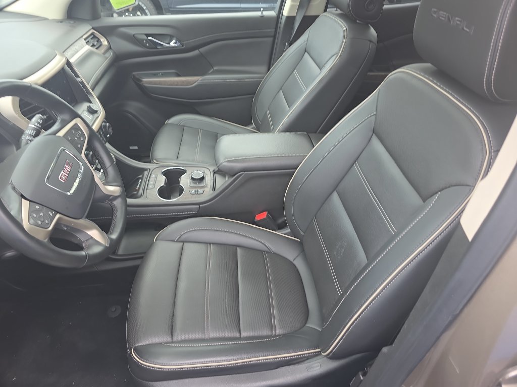 Used 2023 GMC Acadia Denali AWD/4WD image 13
