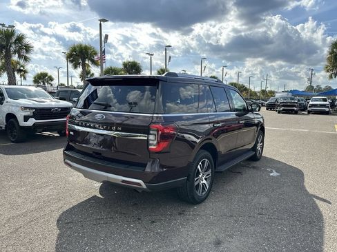 Used 2024 Ford Expedition Limited RWD image 16