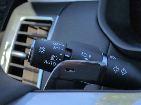 New 2026 Land Rover Discovery Limited Edition image 28