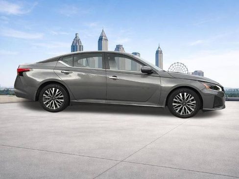 Certified 2025 Nissan Altima 2.5 SV w/ SV Premium Package FWD image 29