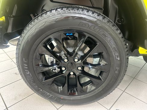 Used 2023 Jeep Wrangler Sahara w/ Cold Weather Group image 14