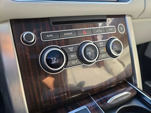 Used 2017 Land Rover Range Rover Supercharged image 34