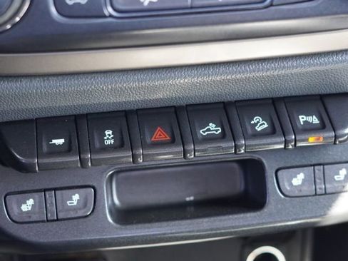 Used 2019 Chevrolet Colorado Z71 image 28