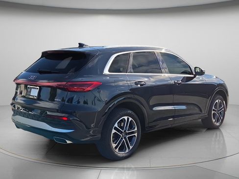 Certified 2025 Audi Q5 Premium w/ Convenience Package AWD/4WD image 7
