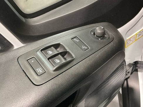 Used 2025 RAM ProMaster 2500 w/ Convenience Group image 7