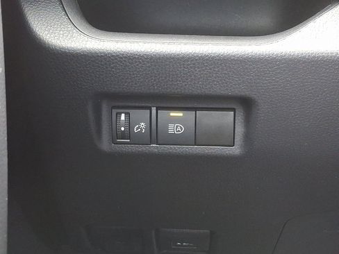 Certified 2022 Toyota RAV4 LE image 25