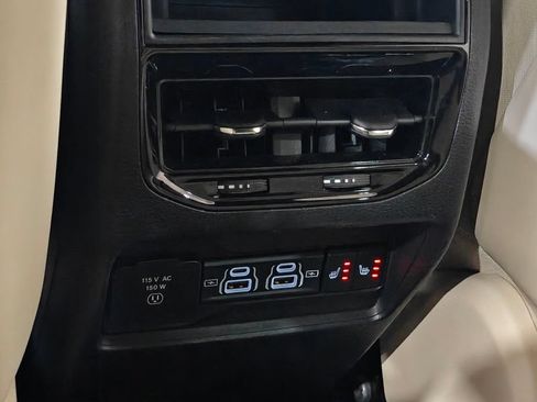 Used 2023 Jeep Grand Cherokee Limited AWD/4WD image 30