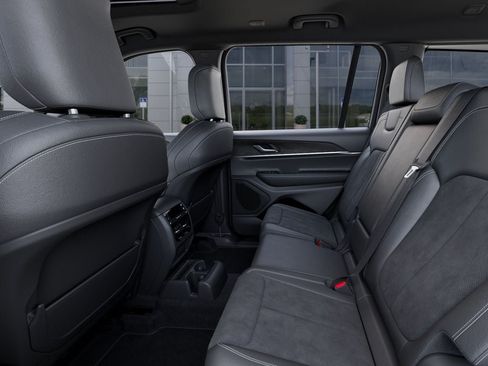 New 2026 Jeep Grand Cherokee L 4WD image 23
