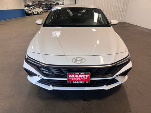 Used 2024 Hyundai Elantra SE image 8
