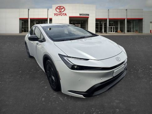 Certified 2025 Toyota Prius LE FWD image 3