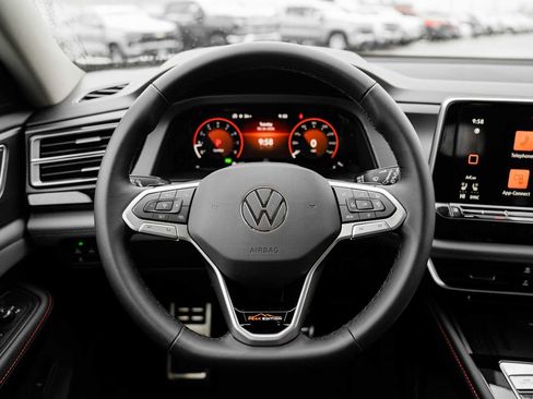 New 2026 Volkswagen Atlas Peak Edition image 6