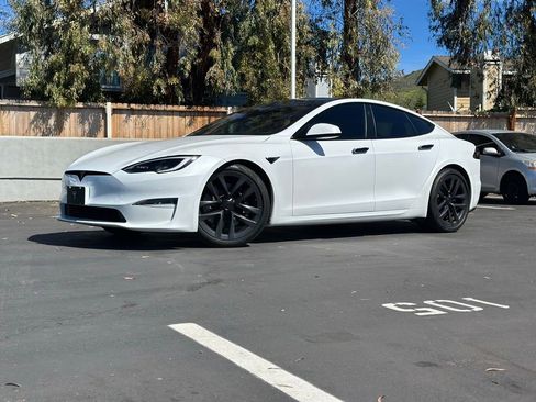 Used 2022 Tesla Model S image 1