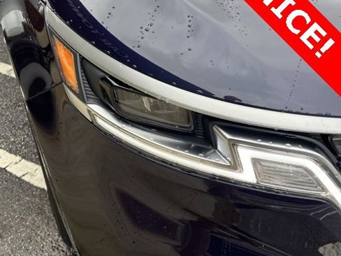 Used 2022 Kia Carnival LX image 3